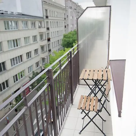 Bright Hoza Warschau