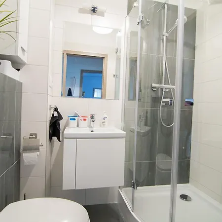 Bright Hoza وارسو